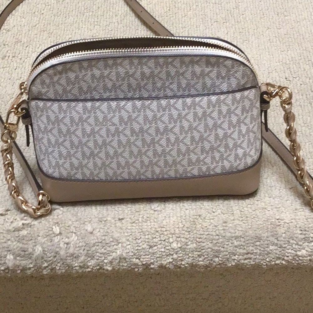 Michael Kors large logo Dome crossbody - Picture 2 of 2
